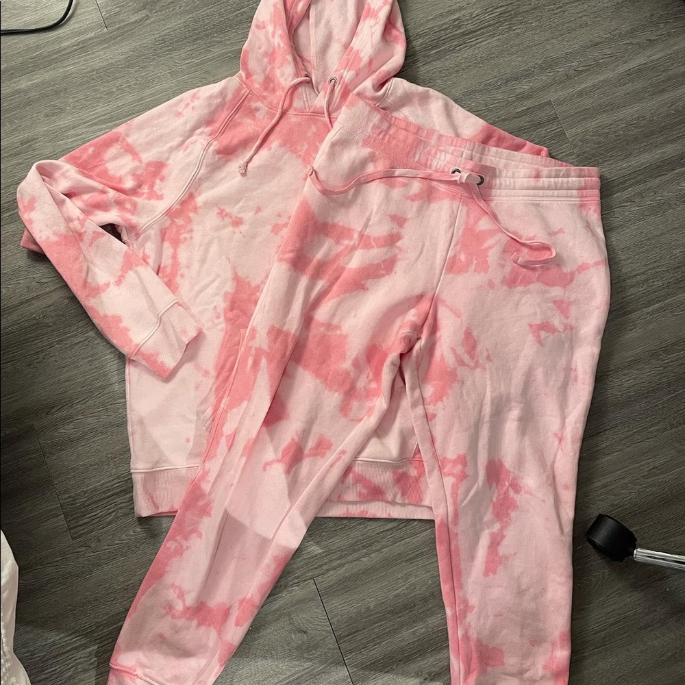 TIE DYE SWEAT SUIT